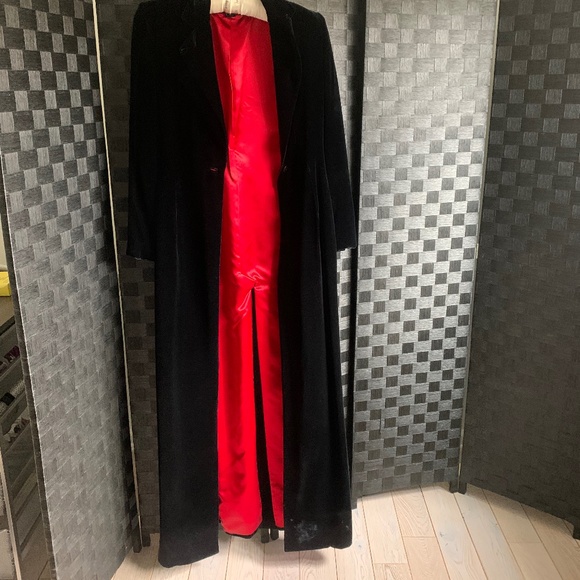 Ralph Lauren Collection Classics Black Velvet Dress Coat with Red Satin Lining - Picture 4 of 7